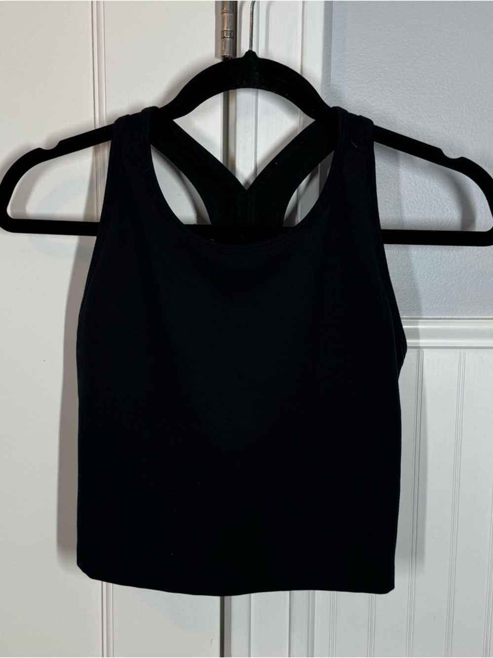 Beyond Yoga POWERBEYOND™ Strive Cropped Tank in black size large gym workout